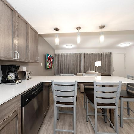 Red Roof Inn Plus+ & Suites Naples Downtown-5Th Ave S Zewnętrze zdjęcie