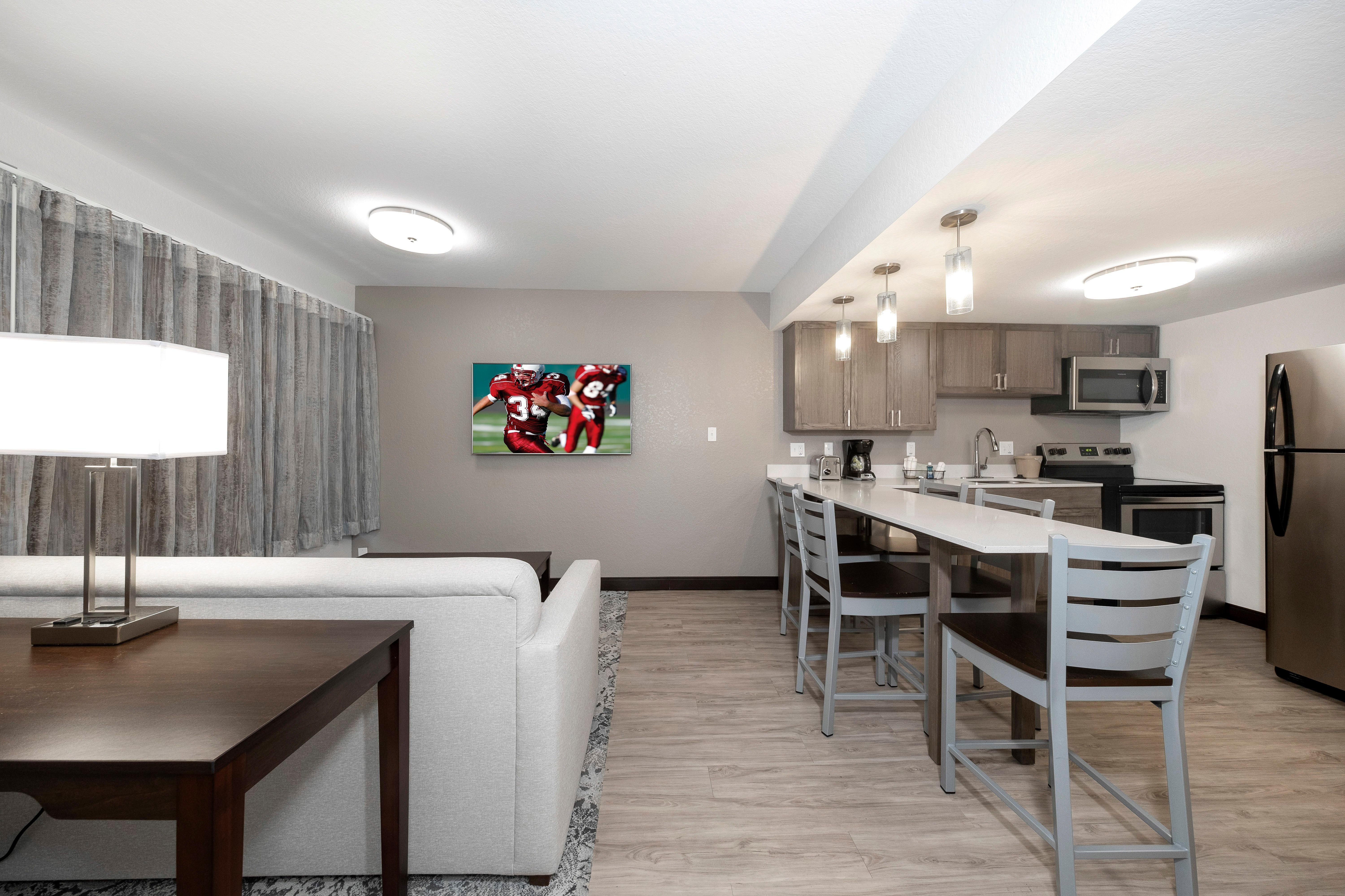 Red Roof Inn Plus+ & Suites Naples Downtown-5Th Ave S Zewnętrze zdjęcie