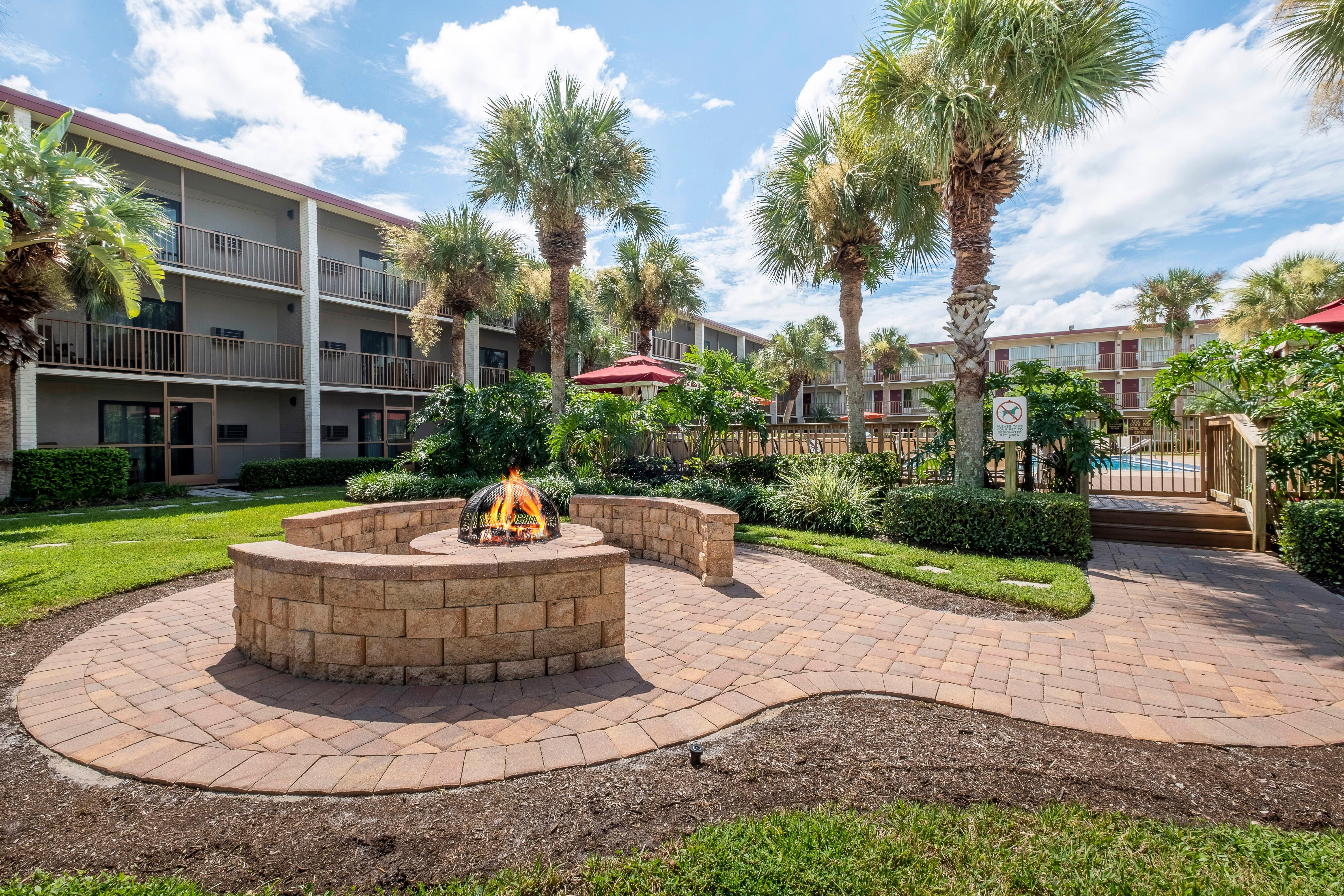 Red Roof Inn Plus+ & Suites Naples Downtown-5Th Ave S Zewnętrze zdjęcie