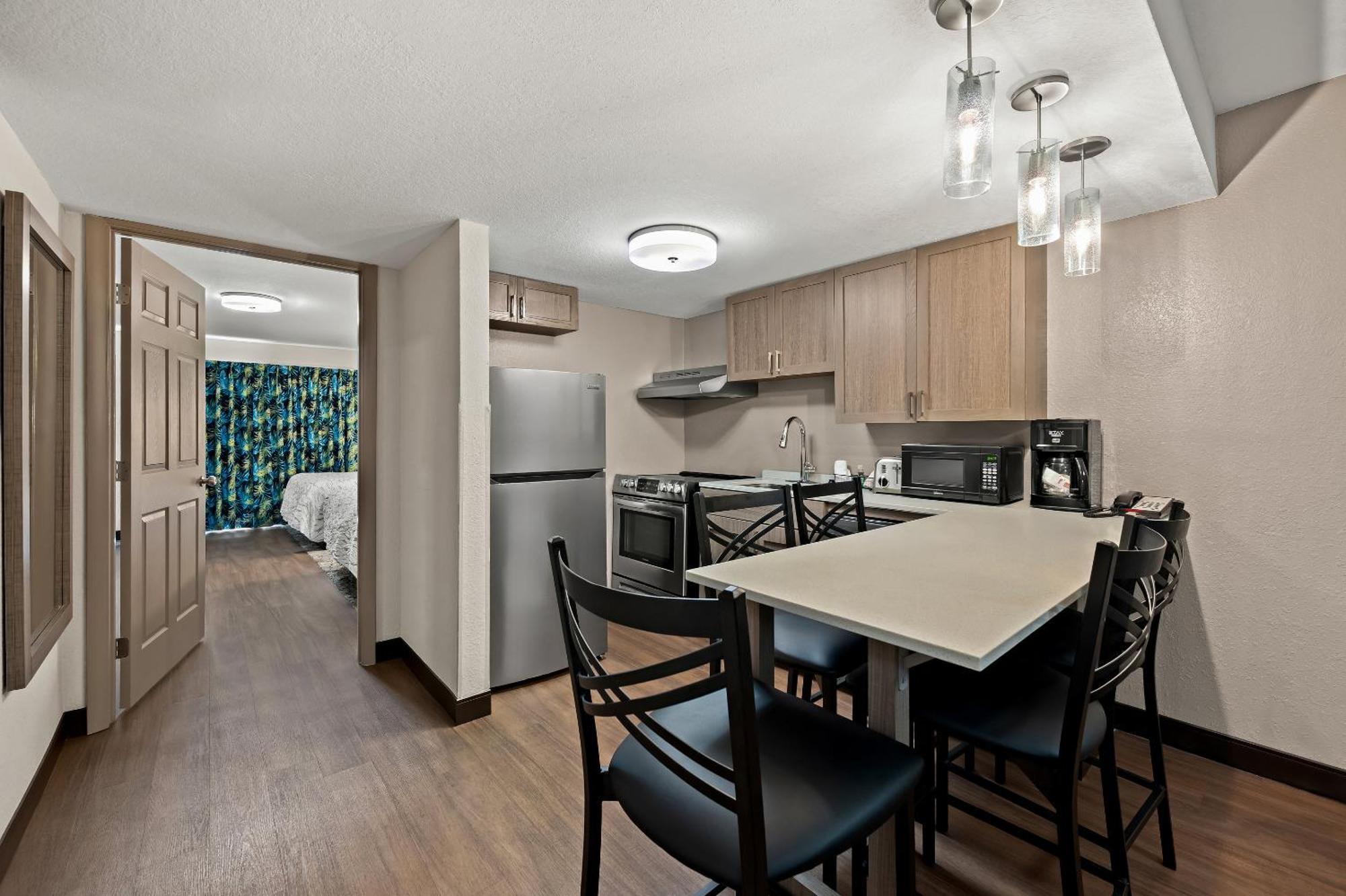 Red Roof Inn Plus+ & Suites Naples Downtown-5Th Ave S Zewnętrze zdjęcie
