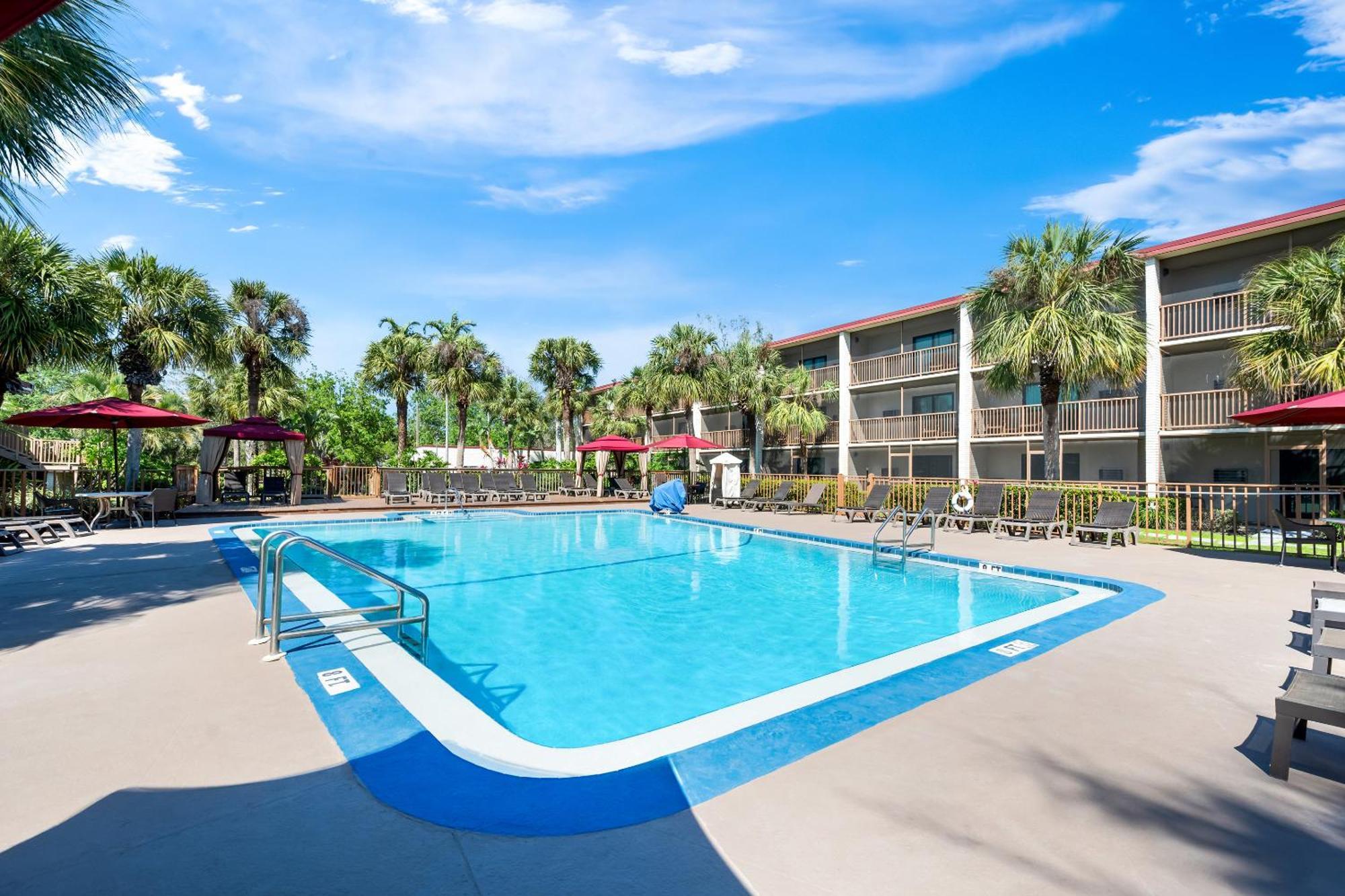 Red Roof Inn Plus+ & Suites Naples Downtown-5Th Ave S Zewnętrze zdjęcie