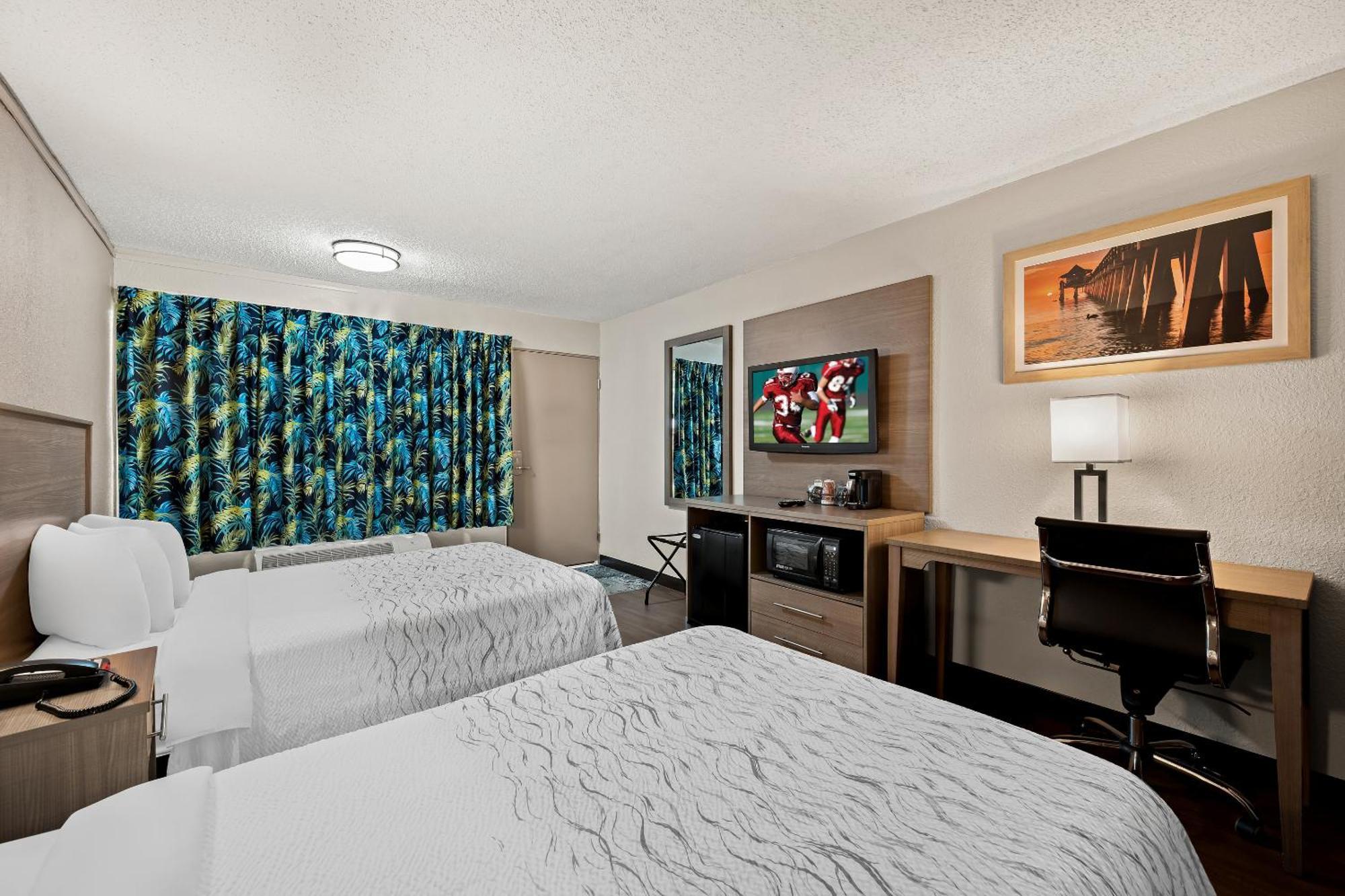 Red Roof Inn Plus+ & Suites Naples Downtown-5Th Ave S Zewnętrze zdjęcie