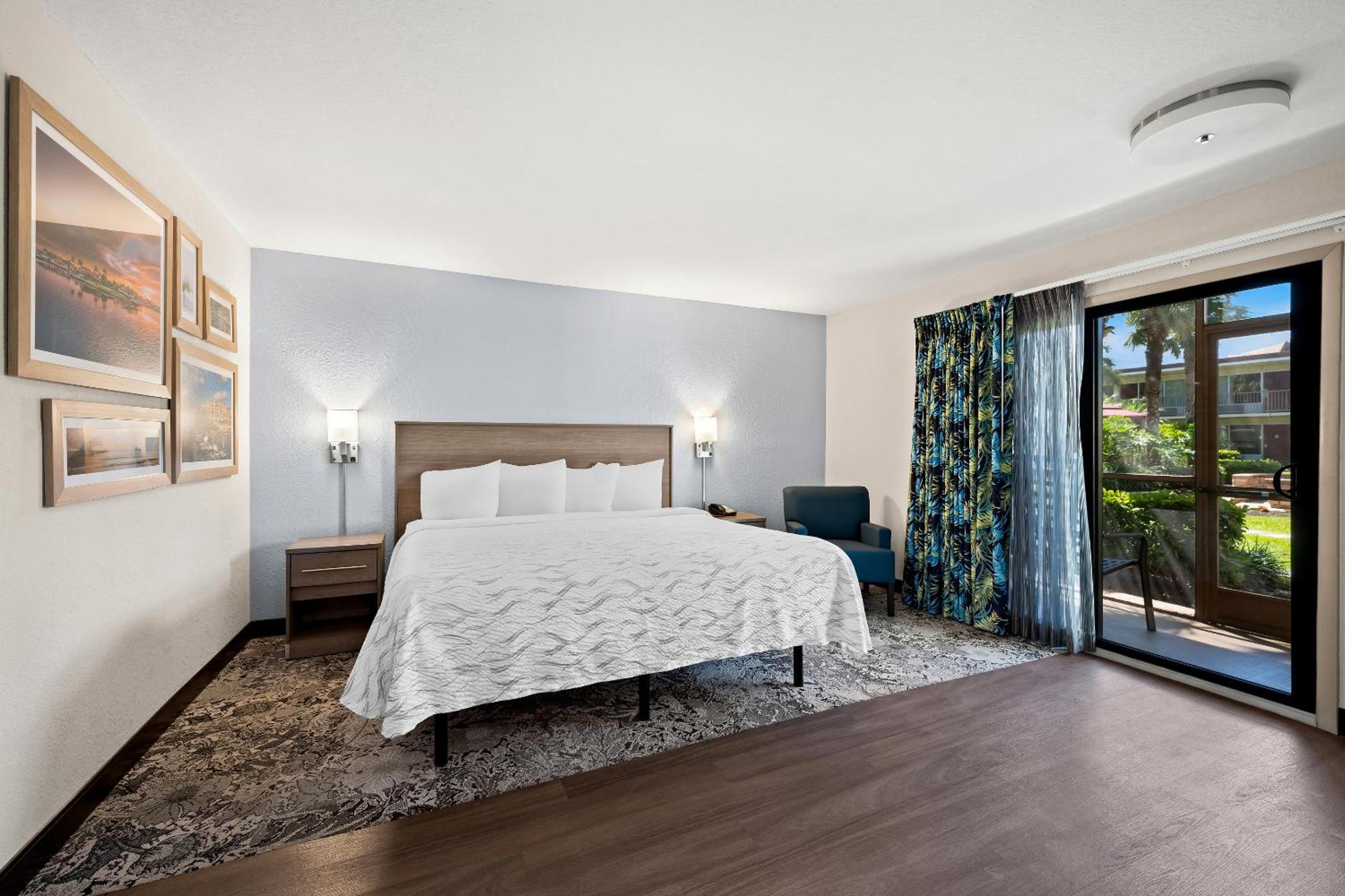 Red Roof Inn Plus+ & Suites Naples Downtown-5Th Ave S Zewnętrze zdjęcie