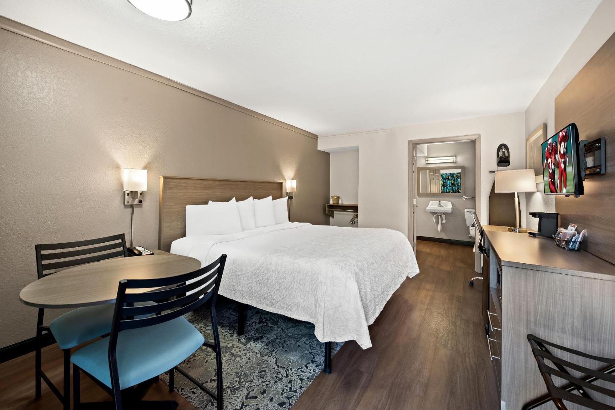 Red Roof Inn Plus+ & Suites Naples Downtown-5Th Ave S Zewnętrze zdjęcie