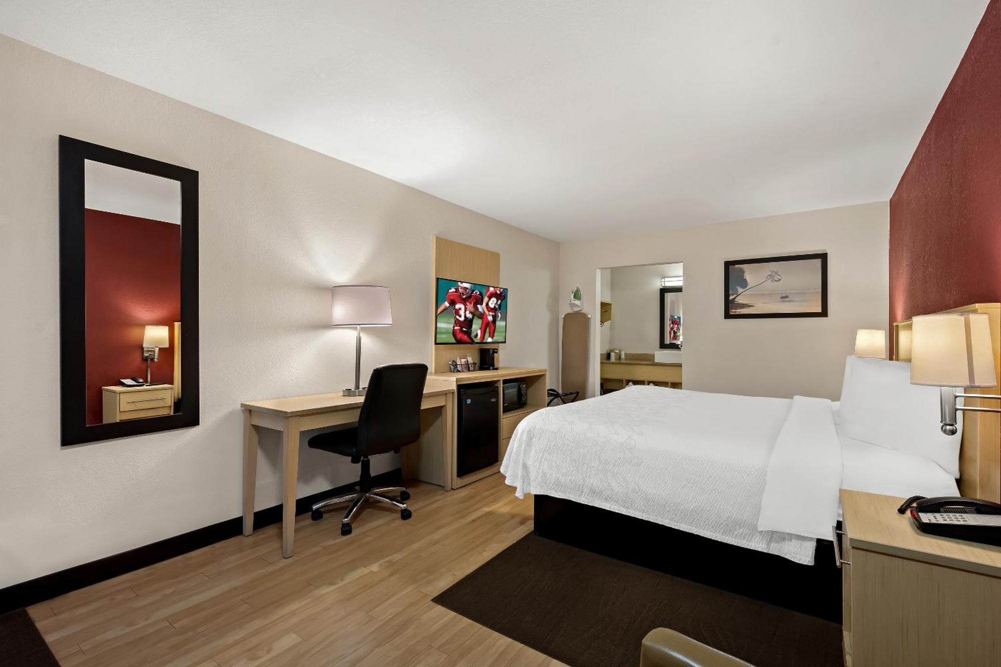 Red Roof Inn Plus+ & Suites Naples Downtown-5Th Ave S Zewnętrze zdjęcie